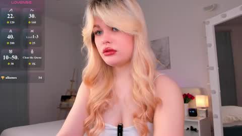 Snapshot of lisa_mccoy chatting on 05.15.26 Lisa online show from 05.15.26