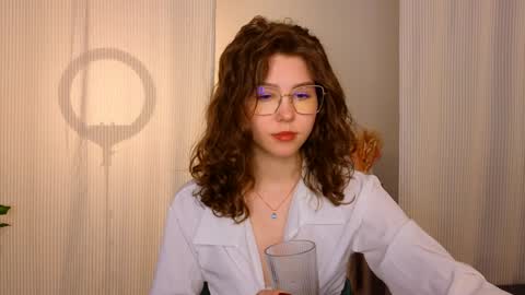 Snapshot of lisa_roses chatting on 01.11.25 Lisa online show from 01.11.25