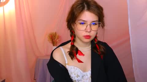 Snapshot of lisa_roses chatting on 02.15.25 Lisa online show from 02.15.25