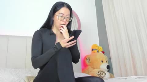 Snapshot of lisaa_a chatting on 12.04.24 Lisa online show from 12.04.24