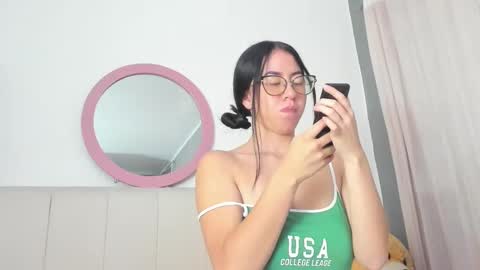 Snapshot of lisaa_a chatting on 02.11.25 Lisa online show from 02.11.25