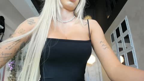 Snapshot of lisaakira chatting on 03.10.25 onlyfans-lisaakira instagram-lisaakira9 twitter-lisaakira4 online show from 03.10.25