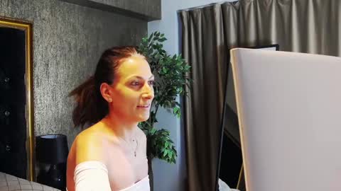 lisacroft online show from 02.12.25