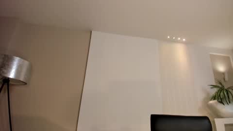 Lisa  Flowers online show from 02.11.26