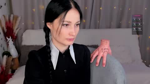 Snapshot of lisamooore chatting on 02.13.25 Lisa Moore online show from 02.13.25