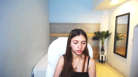 Snapshot of liseth_fox chatting on 12.19.24 Liseth Fox online show from 12.19.24