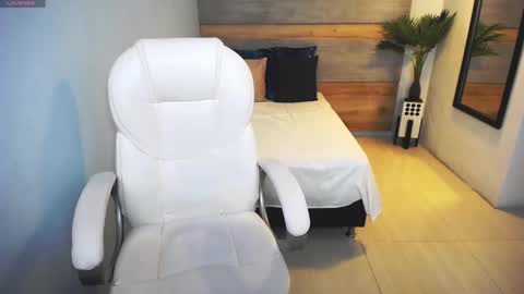 Snapshot of liseth_fox chatting on 02.23.25 Liseth Fox online show from 02.23.25