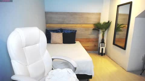 Snapshot of liseth_fox chatting on 02.25.25 Liseth Fox online show from 02.25.25