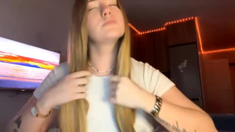 Aurora online show from 05.25.26