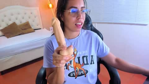 Snapshot of lissa_jhonsoon chatting on 03.10.25 L I S S A online show from 03.10.25