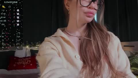 Snapshot of lissa_rose chatting on 12.23.24 lissa_rose online show from 12.23.24
