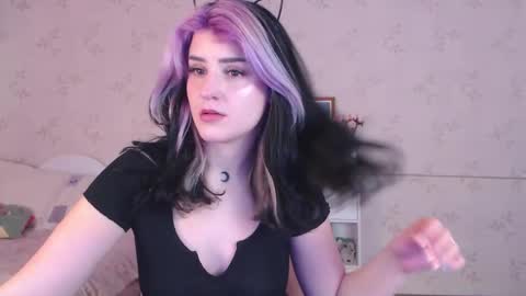 Snapshot of lissalucy chatting on 03.03.26 Alice Dont forget to thumbs up its very important online show from 03.03.26