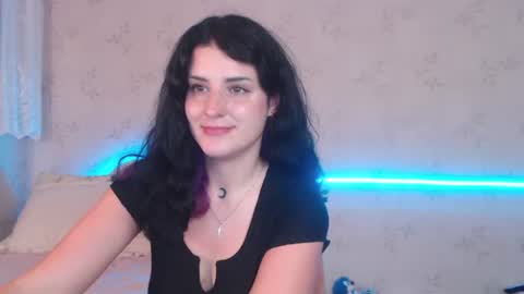 Alice Dont forget to thumbs up its very important  online show from 06.11.26
