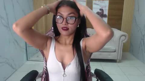 Snapshot of lissandra_s chatting on 09.20.25 lissandra_s online show from 09.20.25