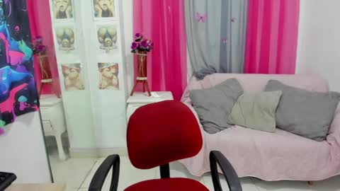 Snapshot of lissavillalobos chatting on 06.04.26 lissa online show from 06.04.26