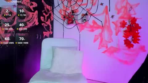 Lis  online show from 10.21.25