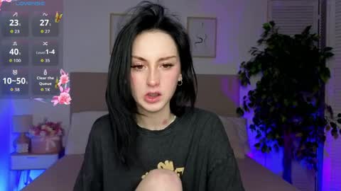 Snapshot of little1_molly chatting on 05.17.26 Molly online show from 05.17.26