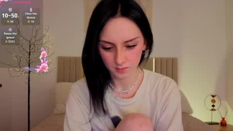 Snapshot of little1_molly chatting on 05.24.26 Molly online show from 05.24.26