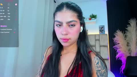 Snapshot of little__sophie18 chatting on 06.16.26 Sophie ---- connected from 1400 to 2100 Colombia time online show from 06.16.26