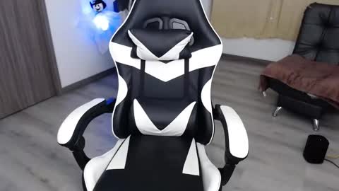 Amelie  online show from 10.25.25