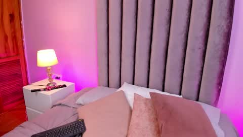 Snapshot of little_angelica18 chatting on 02.25.26 angelica online show from 02.25.26