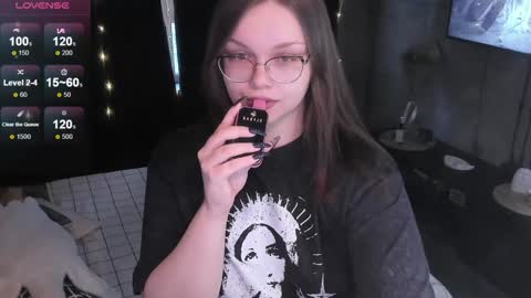 Snapshot of little_bambii_ chatting on 12.02.24 Eva online show from 12.02.24