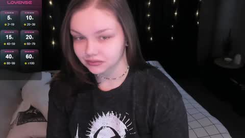 Snapshot of little_bambii_ chatting on 12.09.24 Eva online show from 12.09.24