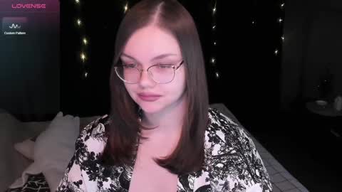 Snapshot of little_bambii_ chatting on 12.18.24 Eva online show from 12.18.24
