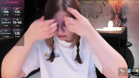 Snapshot of little_bambii_ chatting on 01.03.25 Eva online show from 01.03.25