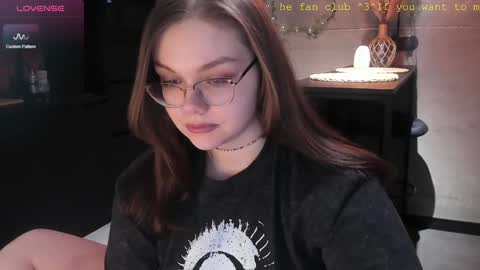 Snapshot of little_bambii_ chatting on 01.05.25 Eva online show from 01.05.25
