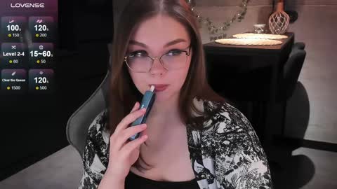 Snapshot of little_bambii_ chatting on 01.27.25 Eva online show from 01.27.25