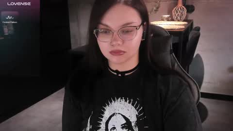 Snapshot of little_bambii_ chatting on 03.03.25 Eva online show from 03.03.25