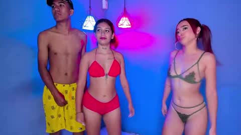 Snapshot of little_bitch42 chatting on 02.04.25      -     online show from 02.04.25