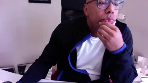 Snapshot of little_buddha chatting on 10.01.25 Pure Black Power online show from 10.01.25