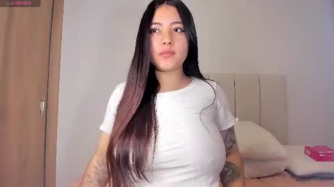 Independent model carolina online show from 07.10.26
