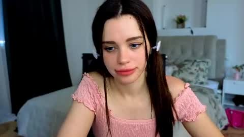 Snapshot of little_cuti1e chatting on 06.29.26 Kathrine online show from 06.29.26