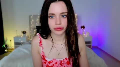 Snapshot of little_cuti1e chatting on 06.30.26 Kathrine online show from 06.30.26