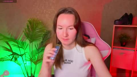 Snapshot of little_doll_meow chatting on 04.22.26 Alexandra online show from 04.22.26