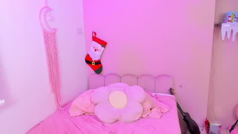 Snapshot of little_effy18_ chatting on 12.24.24 Little Effy online show from 12.24.24