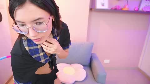 Snapshot of little_effy18_ chatting on 03.01.25 Little Effy online show from 03.01.25