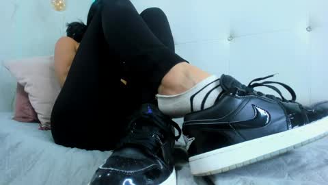 Snapshot of little_jenni chatting on 04.29.26 online show from 04.29.26