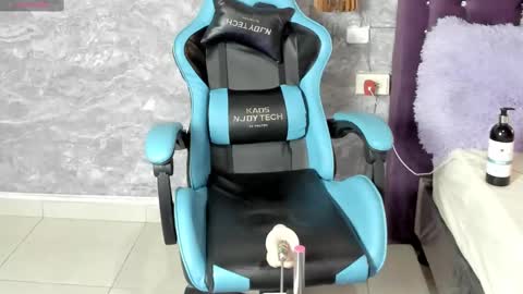 Lili online show from 01.19.25