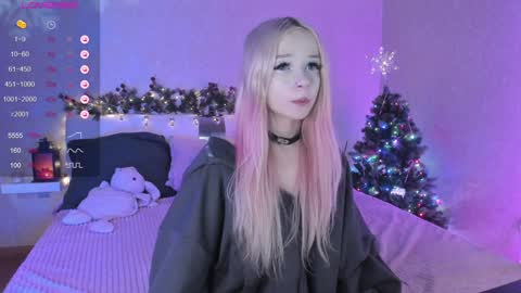 Snapshot of little_misaki chatting on 12.26.24 Maria online show from 12.26.24