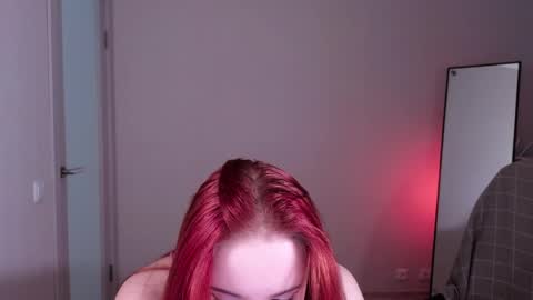 Snapshot of little_pretty_woman chatting on 05.12.26 little_pretty_woman online show from 05.12.26