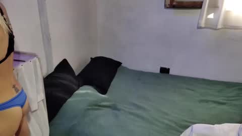 Snapshot of little_savage chatting on 09.13.25 little_savage online show from 09.13.25