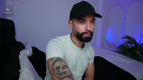 Snapshot of little_vannesaa chatting on 12.29.24 little_vannesaa online show from 12.29.24