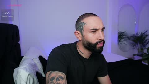 Snapshot of little_vannesaa chatting on 01.14.25 little_vannesaa online show from 01.14.25