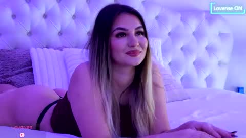 Snapshot of littleblondbunny chatting on 03.18.26 littleblondbunny online show from 03.18.26