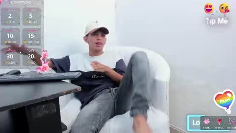Snapshot of littlecum18 chatting on 06.12.26 Pipe online show from 06.12.26