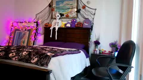 littledeathtrap online show from 09.26.25